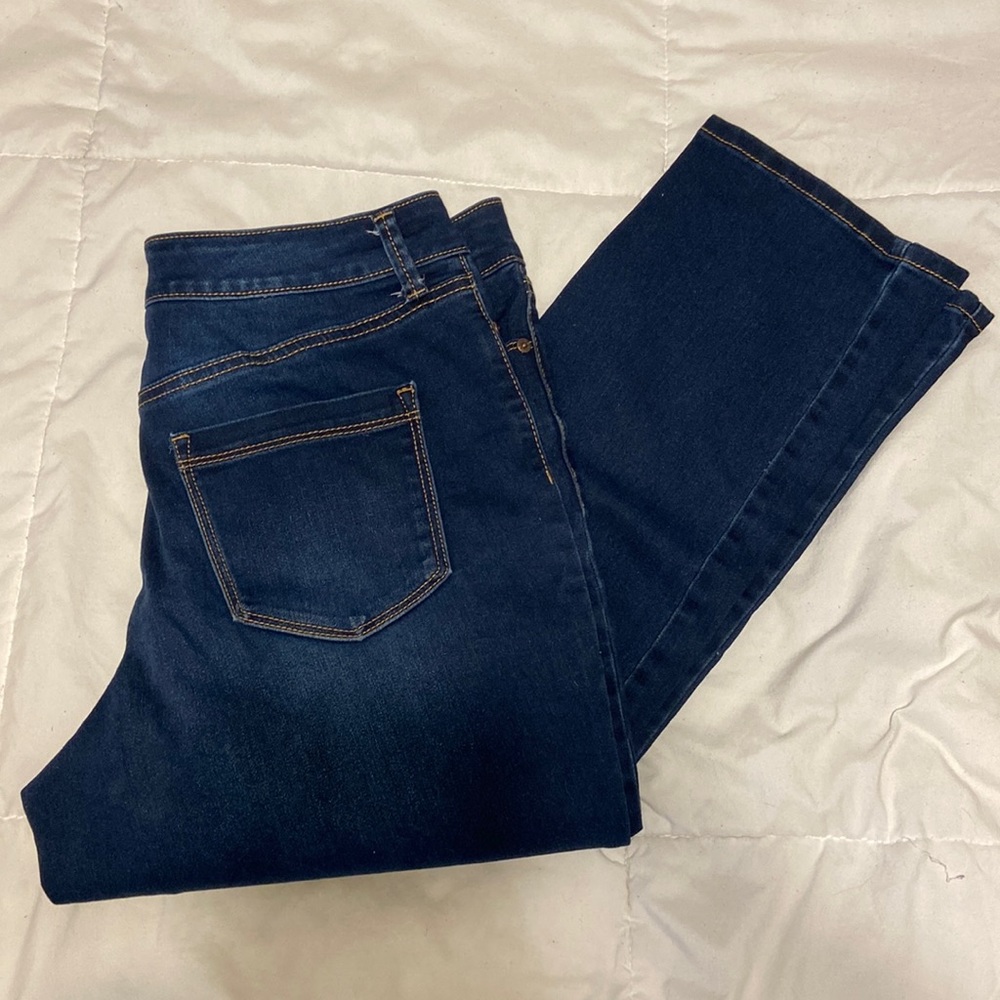 Wide leg blue jeans